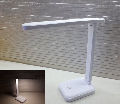 מנורת שולחן לד אור לבן חם ולבן קר עם סוללה נטענת וחיבור USB