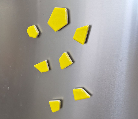  7 מגנטים מהממים שברי קרמיקה בגוון צהוב