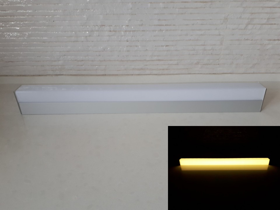 מנורת לד 24W לחדרי אמבטיה שירותים לתליה על הקיר צבע אור לבן חם